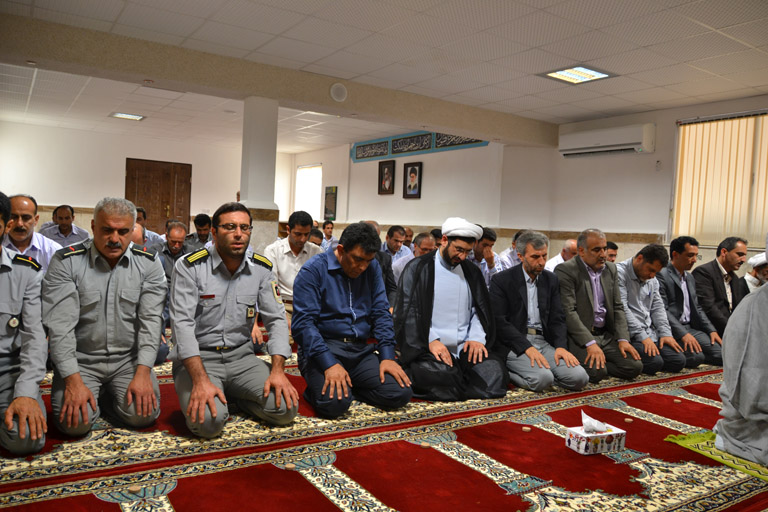 برپايي نماز وحدت در نماز خانه ساختمان ستادي شهرداري لاهيجان